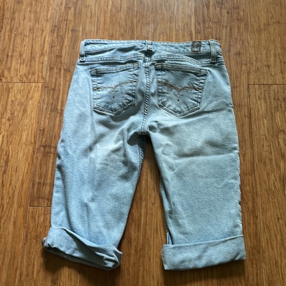 l.e.i. Sophia Jean Bermuda Shorts - Picture 4 of 5
